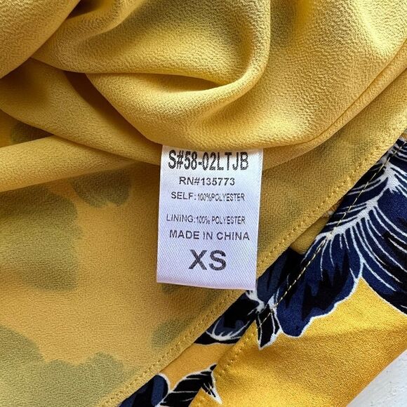 Olivaceous SzXS Off the Shoulder Yellow Blue Floral Crop Top - Picture 6 of 6